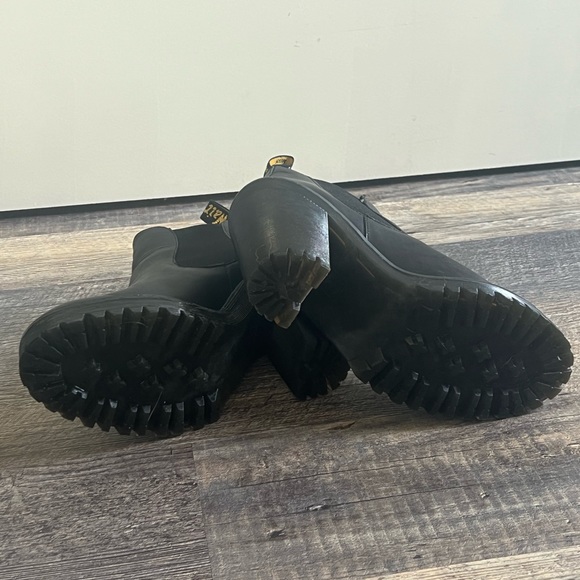 Doc Martens black Chelsea heeled slip on bootie - Picture 4 of 5